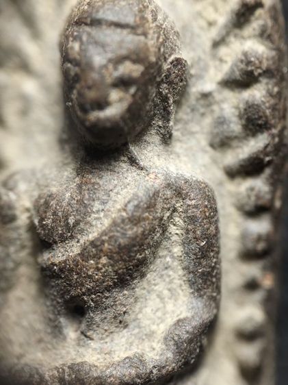 พระรอดลำพูนพิมพ์เล็กครับไม่ได้ล้าง รูปที่ 2