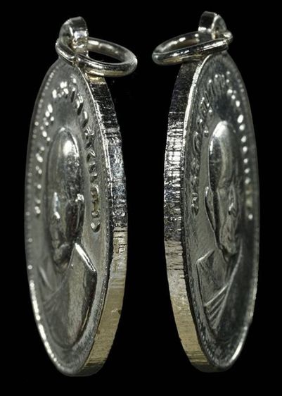 เหรียญหลวงพ่อแดงวัดเขาบันไดอิฐ รุ่นแจกแม่ครัว บล็อกสังฆติจุด ปี2512  เนื้ออัลปาก้าชุบนิกเกิ้ล สวยเดิมแท้ดูง่าย รูปที่ 3