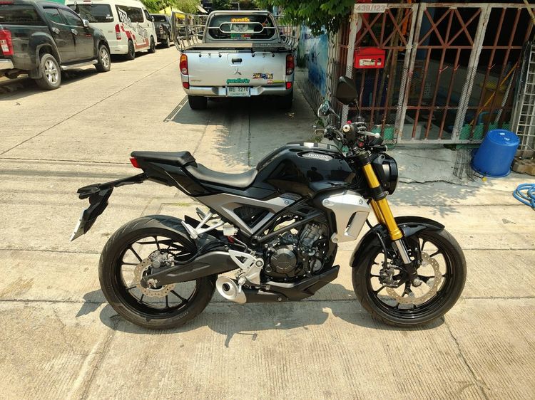 🛵ยังไงก็ขาย CB150R ปี 61 เครื่องดี สีสวย สตาร์ทมือ รถบ้านพร้อมใช้งาน เปลี่ยนน้ำมันเครื่องฟรี ส่งฟรี30กิโล รูปที่ 3