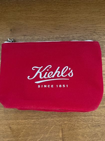 กระเป๋าใส่เครื่องสำอางค์