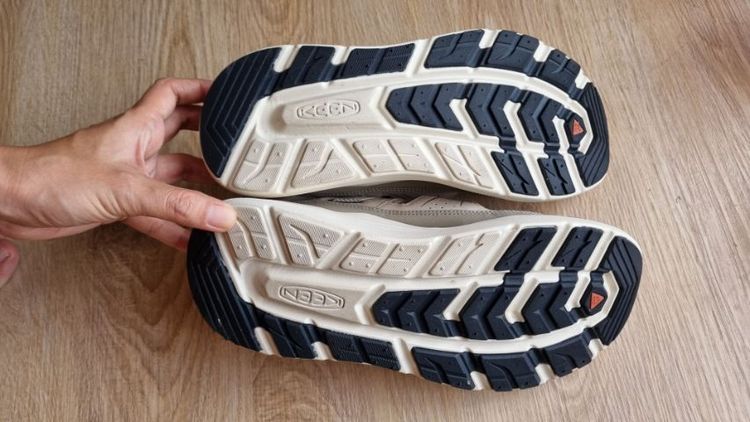 รองเท้าลำลองรัดส้น เบอร์ 37(EU) สีกากี รูปที่ 15