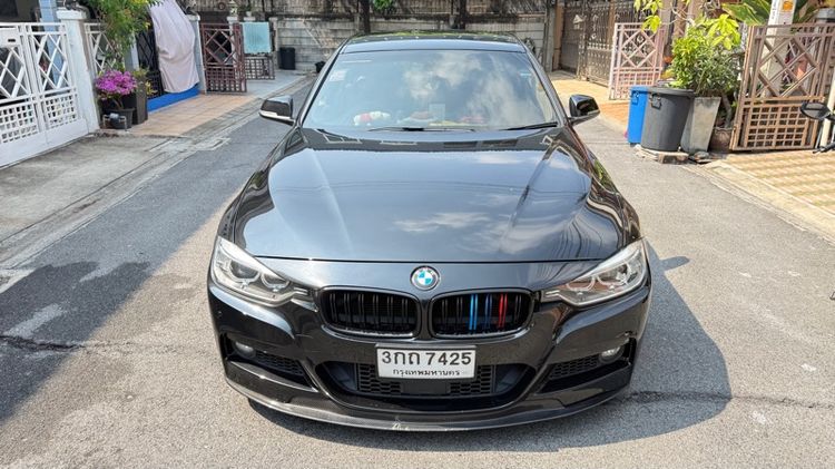 BMW Series 3 2014 320d Sedan ดีเซล ไม่ติดแก๊ส เกียร์อัตโนมัติ ดำ รูปที่ 2