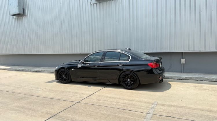 รถ BMW Series 3 320d สี ดำ