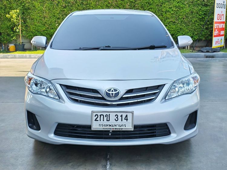 รถ Toyota Altis 1.8 E สี เทา