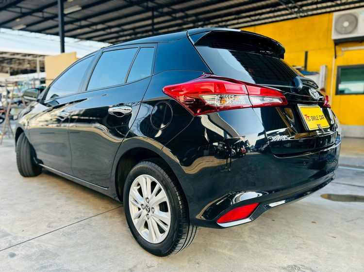 Toyota Yaris 2018 1.2 G Sedan เบนซิน ไม่ติดแก๊ส เกียร์อัตโนมัติ ดำ รูปที่ 4