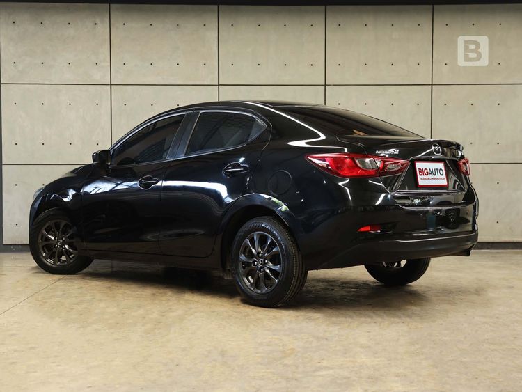 Mazda Mazda 2 2018 1.3 Standard Sedan เบนซิน ไม่ติดแก๊ส เกียร์อัตโนมัติ ดำ รูปที่ 4