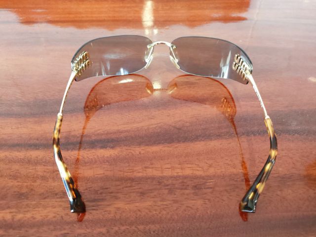 แว่นกันแดด Miu Miu แท้ มือสอง สภาพสวยคับ รูปที่ 7