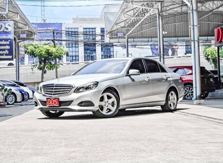 รถ Mercedes-Benz E-Class E200 สี เทา