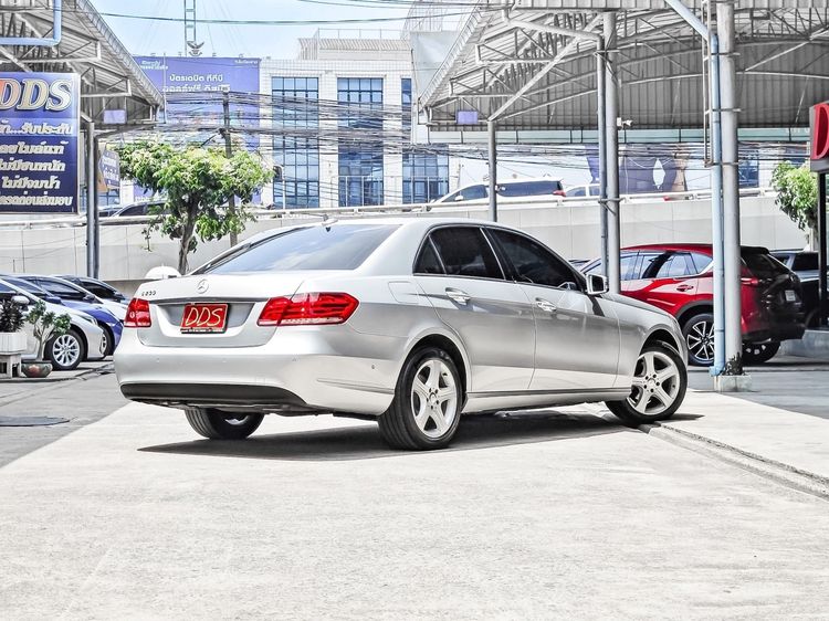Mercedes-Benz E-Class 2014 E200 Sedan เบนซิน เกียร์อัตโนมัติ เทา รูปที่ 2