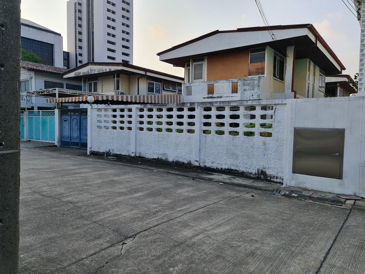 อื่นๆ ไม่มี สร้างเสร็จก่อน 2010 ให้เช่าบ้านเดี่ยวตามสภาพ 6 ซอย 6 หมู่บ้านเสรี 2 (รามคำแหง 24 แยก 28) สังคมดี บรรยากาศดี เดินทางสะดวกมากๆๆ รูปที่ 3