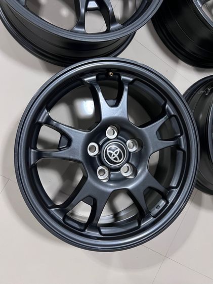 ล้อ toyota revo gr ตัวเตี้ย ขอบ 17 ครับ รูปที่ 3