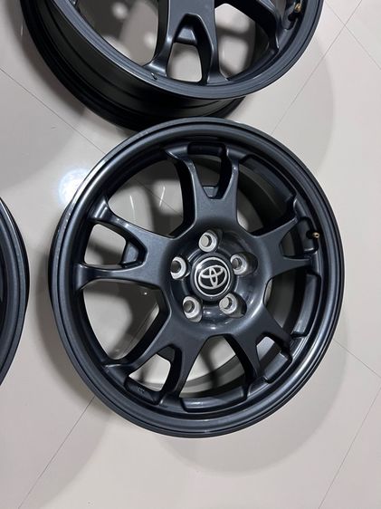 ล้อ toyota revo gr ตัวเตี้ย ขอบ 17 ครับ รูปที่ 4