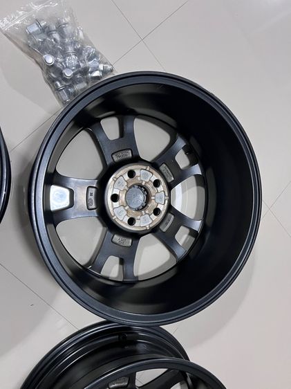 ล้อ toyota revo gr ตัวเตี้ย ขอบ 17 ครับ รูปที่ 10