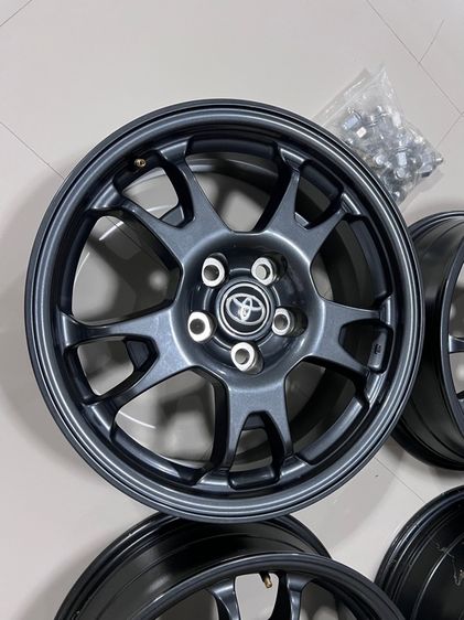 ล้อ toyota revo gr ตัวเตี้ย ขอบ 17 ครับ รูปที่ 2