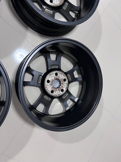 ล้อ toyota revo gr ตัวเตี้ย ขอบ 17 ครับ รูปที่ 9