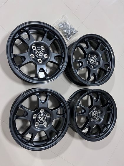 ล้อ toyota revo gr ตัวเตี้ย ขอบ 17 ครับ
