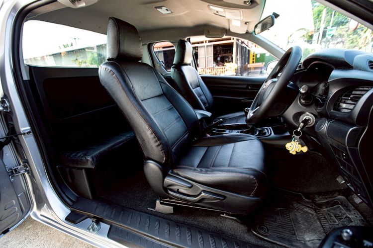 Toyota Hilux Revo 2017 2.4 J Plus Pickup ดีเซล เกียร์ธรรมดา เทา รูปที่ 4