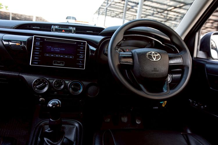 Toyota Hilux Revo 2017 2.4 J Plus Pickup ดีเซล เกียร์ธรรมดา เทา รูปที่ 2