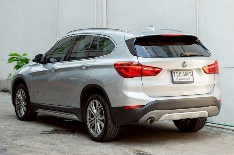 BMW X1 2016 2.0 sDrive18d xLine Utility-car ดีเซล ไม่ติดแก๊ส เกียร์อัตโนมัติ บรอนซ์เงิน รูปที่ 2