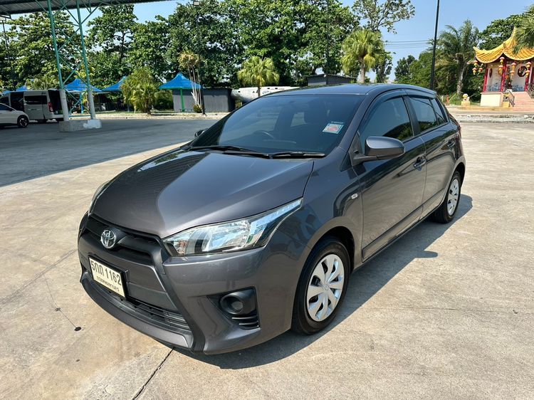 รถ Toyota Yaris 1.5 J สี เทา
