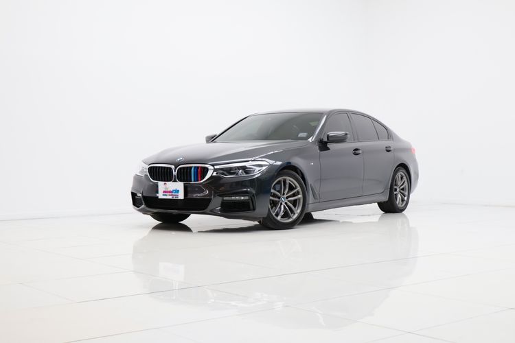 BMW Series 5 2019 520d Sedan ดีเซล ไม่ติดแก๊ส เกียร์อัตโนมัติ เทา