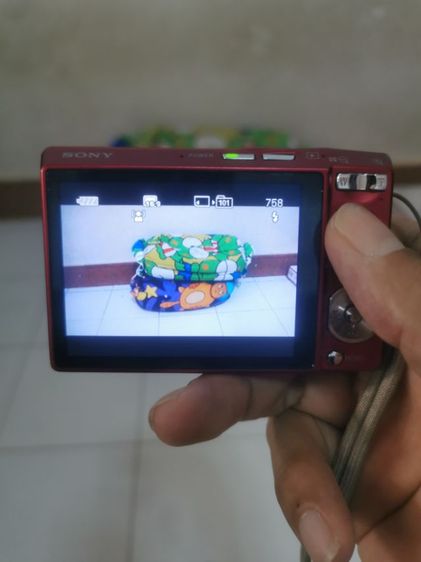 ใช้งานได้ปกติ​ปุ่มกดได้ทุกตัว แฟชออก​ ซูมสุดไม่มีฝุ่น​ แบตไม่เก็บไฟ​  มุมกล้องมีรอยอ้านิดนึง​ ไม่มีผลต่อการใช้ นัดรับถนนจตุโชติ​ เขตสายไหม รูปที่ 6