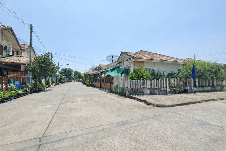 ขายทาวน์เฮ้าส์ชั้นเดียว ราคาไม่ถึงล้าน หมู่บ้านพฤกษาพนาลี 36 ฉะเชิงเทรา รูปที่ 2