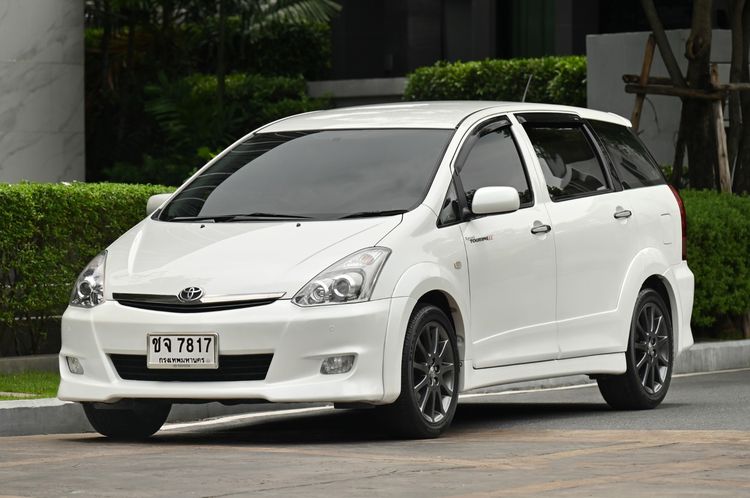 รถ Toyota Wish 2.0 Q Sport Touring II สี ขาว