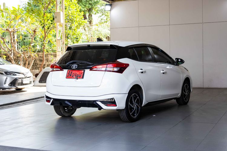 Toyota Yaris 2022 1.2 Sport Sedan เบนซิน ไม่ติดแก๊ส เกียร์อัตโนมัติ ขาว รูปที่ 4