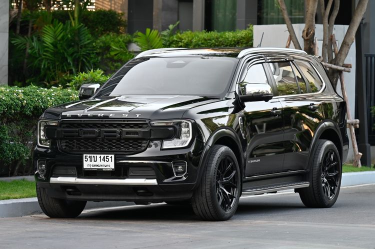 รถ Ford Everest 2.0 Bi-Turbo Titanium+ สี ดำ
