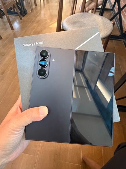 อื่นๆ Samsung galaxy fold 7 256 gb jet black ครบกล่อง