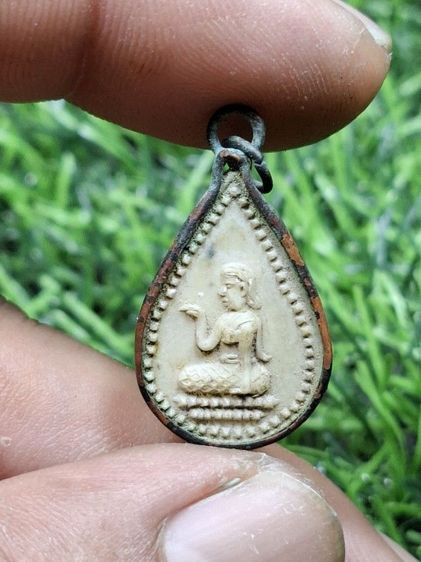 ( ปิดแล้วครับ )นางกวักกลีบบัวพลาสติก(Japan) หลวงพ่อเดิม วัดหนองโพ จ.นครสวรรค์