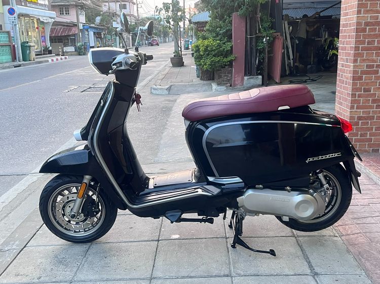 Lambretta V200 จดปี 24 ไมล์ 3098 km. รูปที่ 2