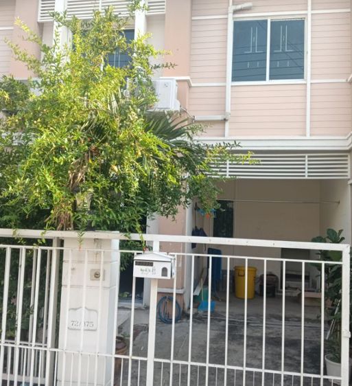 Townhouse in Pruksa 28 villagers in Bangyai City Nontaburi multiple exit close by Central Big c and fresh and night market 