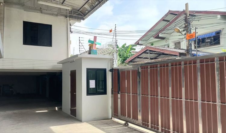 โฮมออฟฟิส พร้อมโกดัง มีที่พักอาศัย