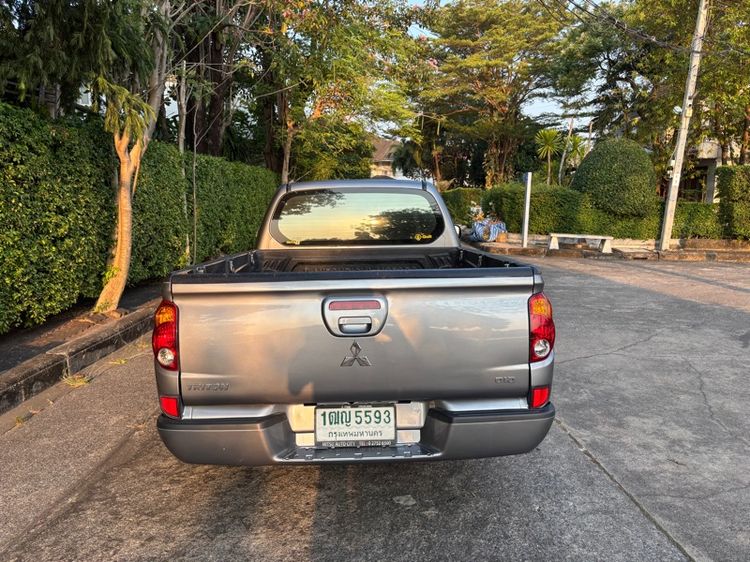 Mitsubishi Triton 2014 2.5 GLX Pickup ดีเซล เกียร์ธรรมดา เทา รูปที่ 3