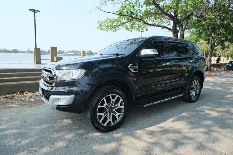 Ford Everest 2017 2.2 Titanium Plus Utility-car ดีเซล ไม่ติดแก๊ส เกียร์อัตโนมัติ ดำ รูปที่ 3