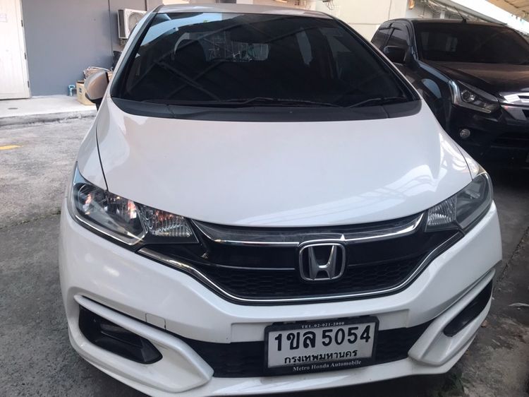 รถ Honda Jazz 1.5 V Plus i-VTEC สี ขาว