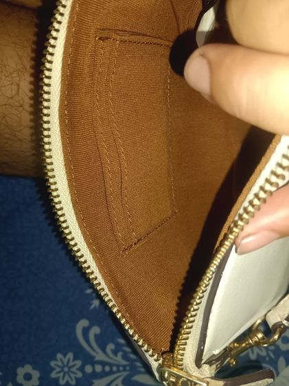 กระเป๋าถือ Coach รุ่น Nolita 19 พร้อมปักลายดอกเดซี่ รูปที่ 15