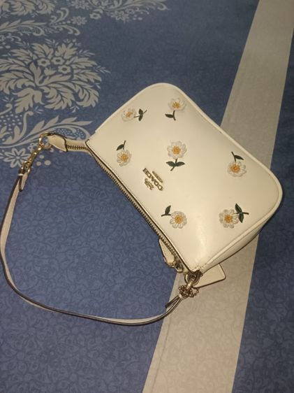 กระเป๋าถือ Coach รุ่น Nolita 19 พร้อมปักลายดอกเดซี่ รูปที่ 7