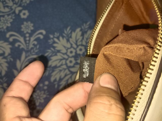 กระเป๋าถือ Coach รุ่น Nolita 19 พร้อมปักลายดอกเดซี่ รูปที่ 9