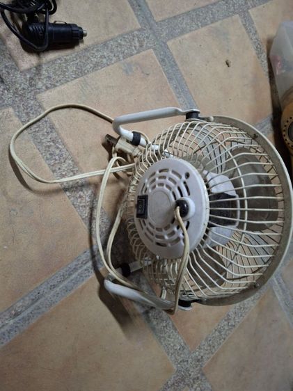 ขายยกชุดครับพัดลมที่เสียบจุดบุหรี่กับเสียบปลั๊กแล้วก็ที่ดูดฝุ่นในรถไม่ได้ใช้แล้วสภาพยังดีอยู่ รูปที่ 4
