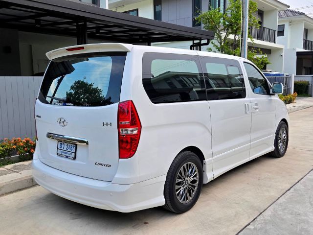 Hyundai H-1  2016 2.5 Limited ดีเซล เกียร์อัตโนมัติ ขาว รูปที่ 2