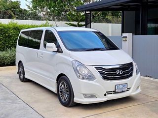 Hyundai H-1 Limited เป็นรุ่นตกแต่งพิเศษ สีขาวมุก ปี2016 เลขไมล์น้อย 67,000 KM. รถมือเดียวเท่านั้น
