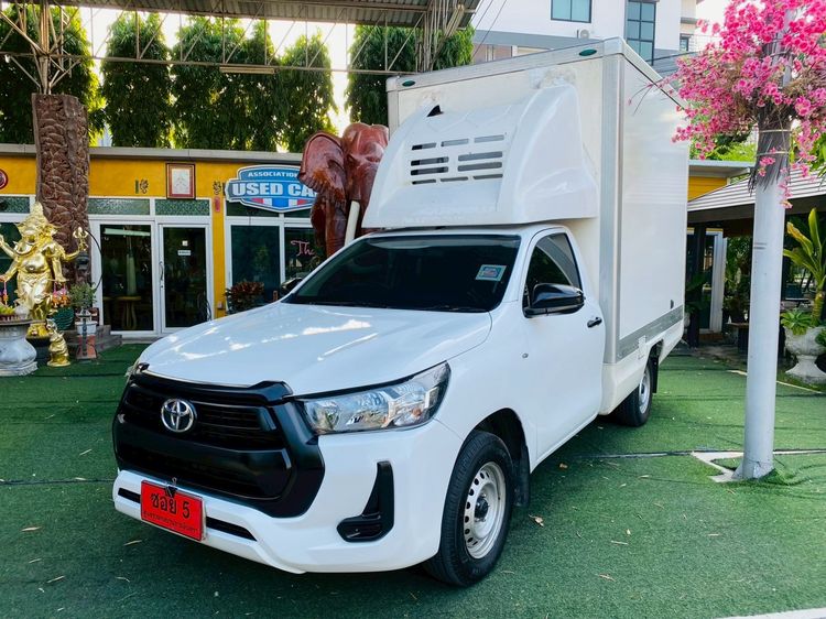 รถ Toyota Hilux Revo 2.4 Entry สี ขาว