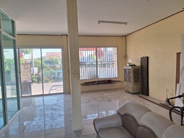 ขายบ้านพร้อมร้านค้าใกล้ ร.ร.เขาท่าพระ