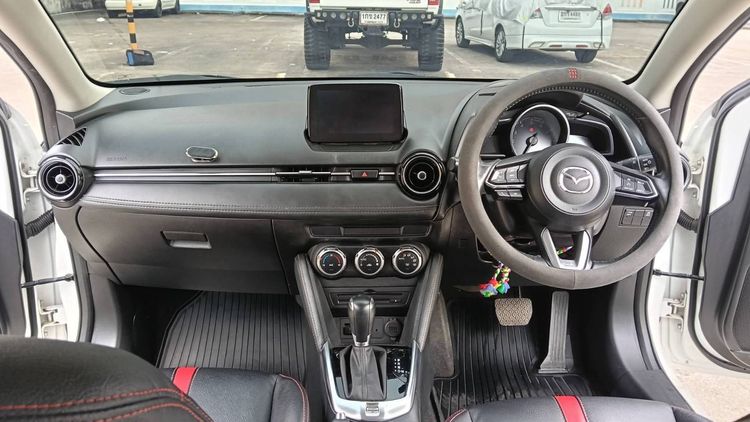 Mazda Mazda 2 2019 1.3 High Connect Sedan เบนซิน ไม่ติดแก๊ส เกียร์อัตโนมัติ ขาว รูปที่ 4