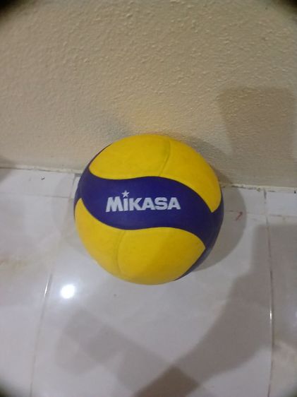 วอลเลย์บอล คุณภาพดี ยี่ห้อMikasa มือ 2 สภาพดี รูปที่ 3