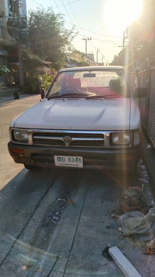 Toyota Hilux Mighty-X 1995 2.4 Pickup ดีเซล เกียร์ธรรมดา ขาว รูปที่ 2