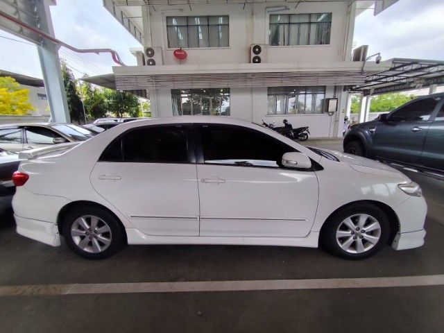 Toyota Altis 2012 1.6 E CNG Sedan เบนซิน NGV เกียร์อัตโนมัติ ขาว รูปที่ 4